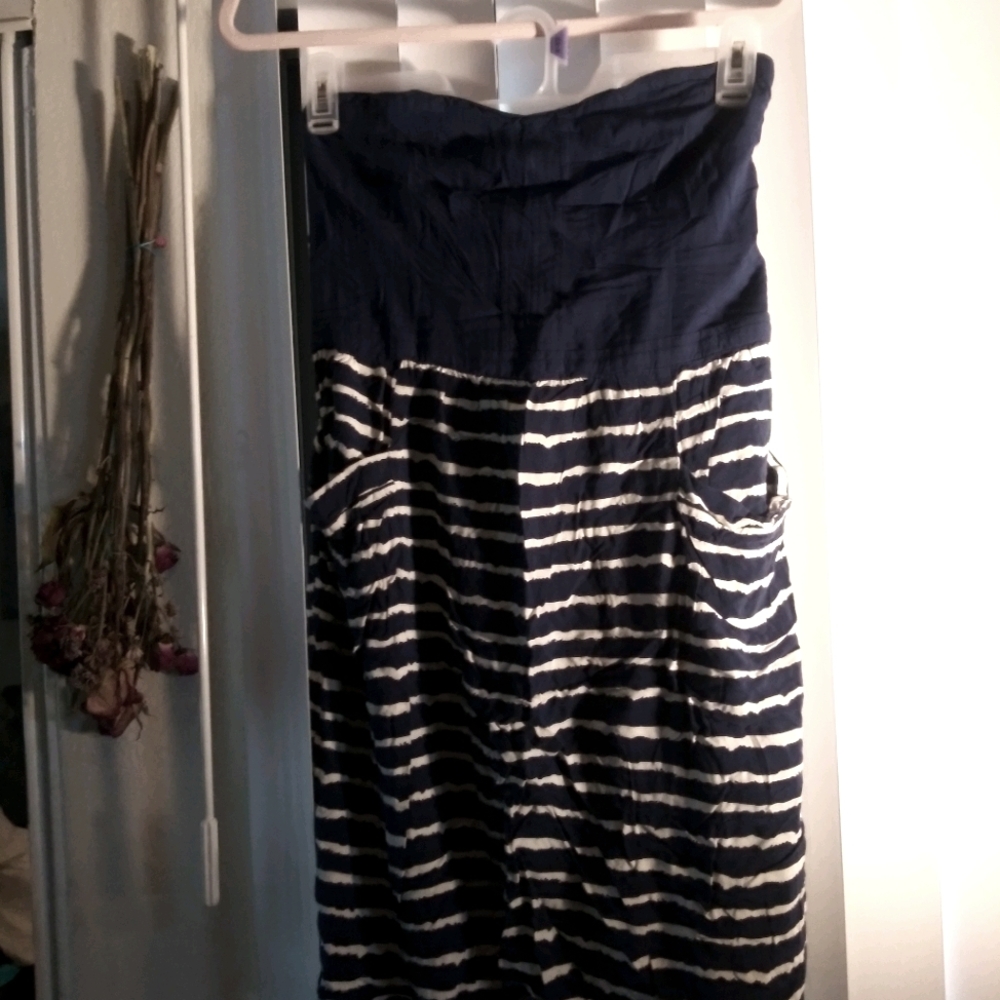 Strapless mini dress with front pockets